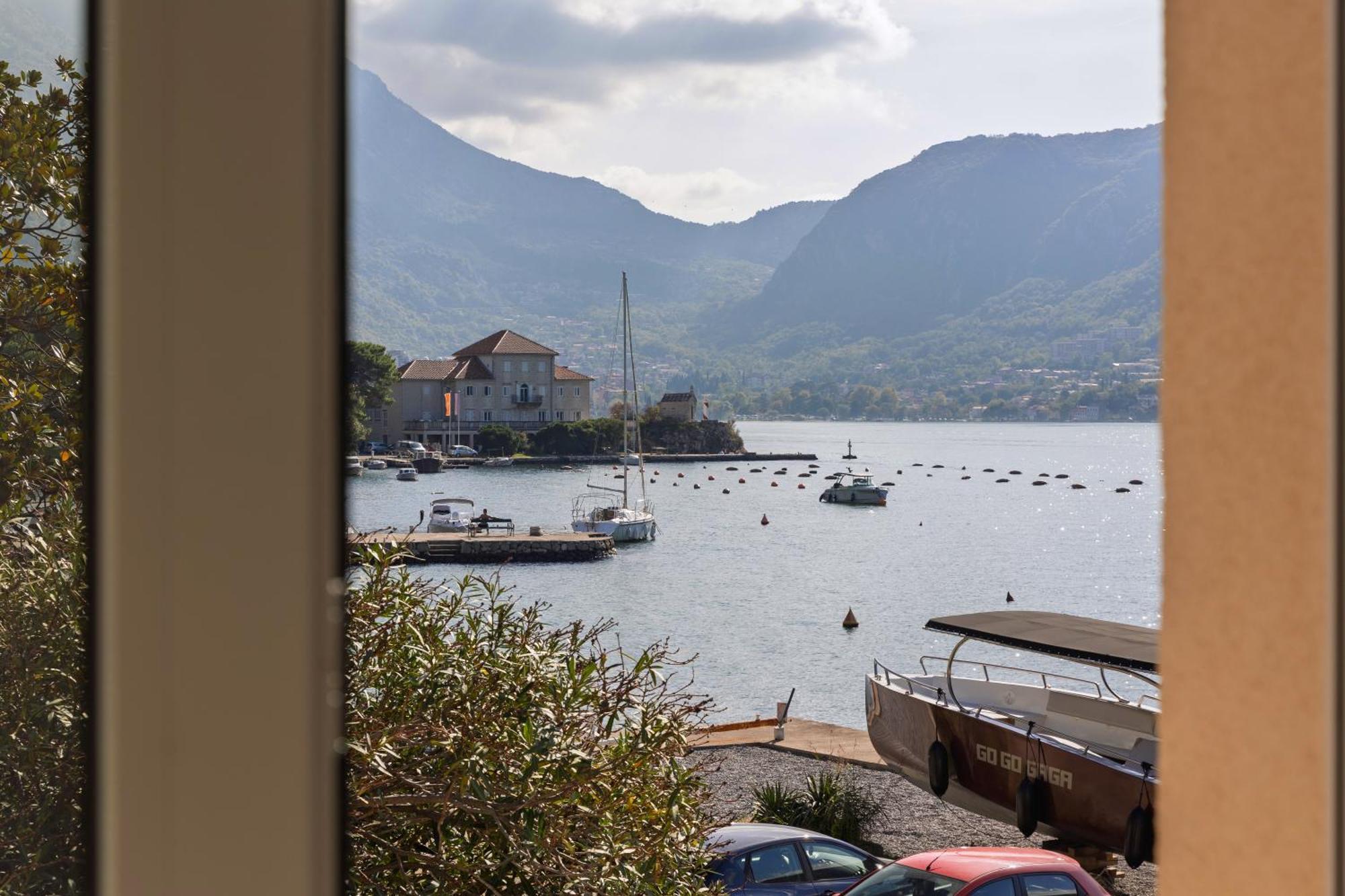 Verdi Kotor Luaran gambar