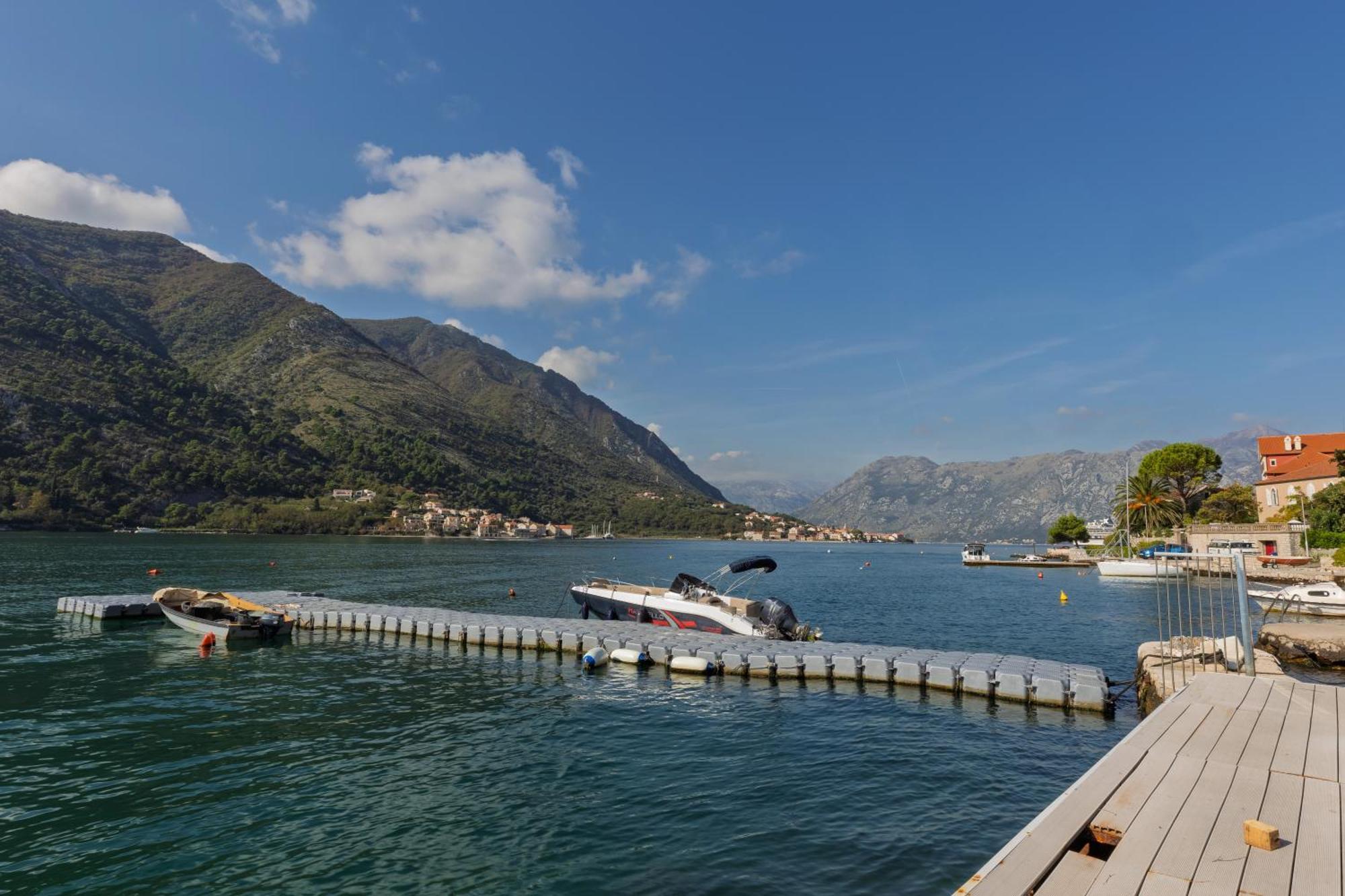 Verdi Kotor Luaran gambar